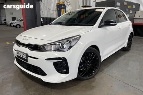 White 2023 Kia RIO Hatchback Gt-Line