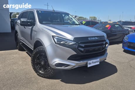 Silver 2023 Isuzu MU-X Wagon Ls-M (4X4)