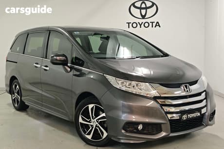 Grey 2015 Honda Odyssey Wagon Vti-L