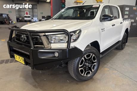 White 2020 Toyota Hilux Double Cab Pick Up Sr (4X4)