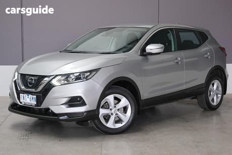 Silver 2018 Nissan Qashqai Wagon St
