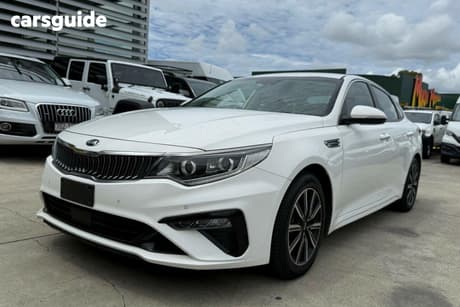 White 2019 Kia Optima Sedan Si
