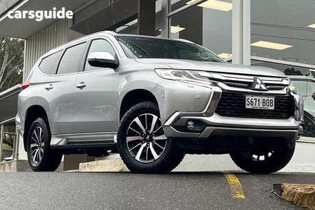 Silver 2017 Mitsubishi Pajero Sport Wagon Exceed (4X4) 7 Seat