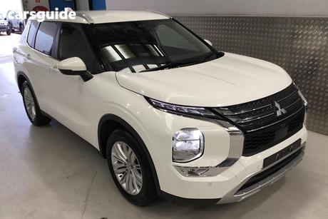 White 2023 Mitsubishi Outlander Wagon Ls 7 Seat (Awd)