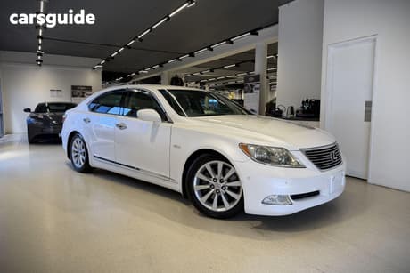 White 2006 Lexus LS Sedan USF40 (ZX001430)