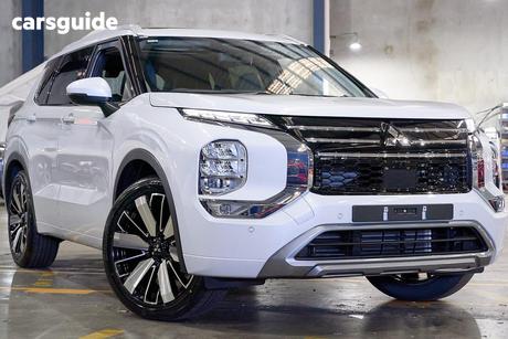 White 2025 Mitsubishi Outlander Wagon Exceed 5 Seat (Awd)