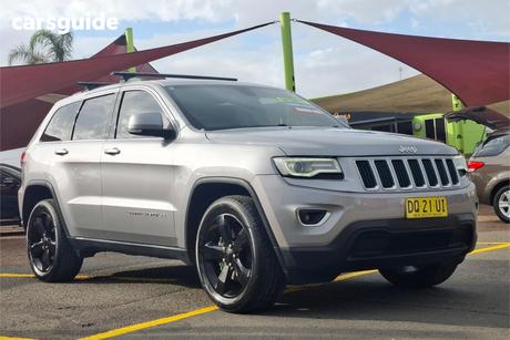 Silver 2013 Jeep Grand Cherokee Wagon Laredo (4X2)