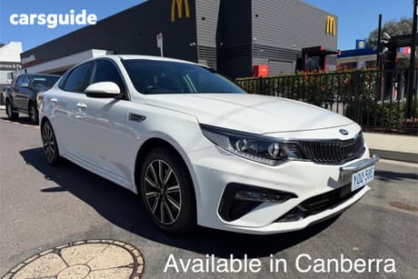 White 2019 Kia Optima Sedan Si