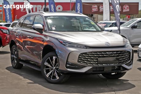 Silver 2025 MG HS Wagon Essence