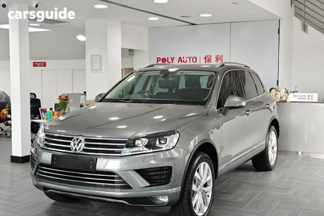 Grey 2015 Volkswagen Touareg Wagon V6 Tdi
