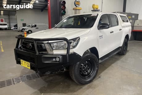 White 2022 Toyota Hilux Double Cab Pick Up Sr (4X4)