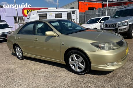 Gold 2003 Toyota Camry Sedan Sportivo