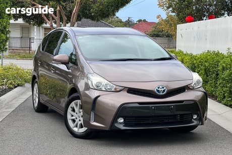 Gold 2015 Toyota Prius SUV ZVW40 7 SEATER