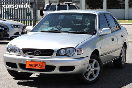 Silver 2000 Toyota Corolla Sedan Ascent