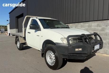 White 2014 Mitsubishi Triton Cab Chassis Gl