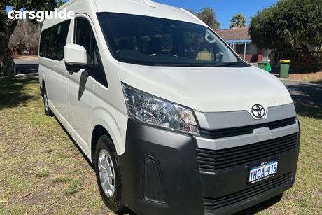 White 2022 Toyota HiAce Bus Slwb Commuter (12 Seats)