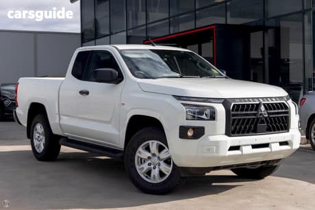 White 2025 Mitsubishi Triton Club Cab Pickup Glx+ (4X4)