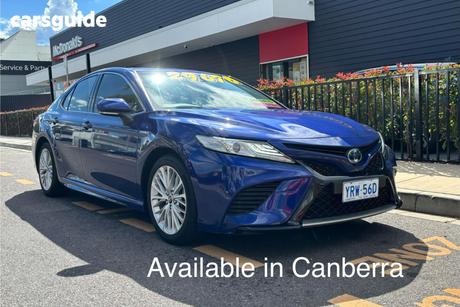 Blue 2018 Toyota Camry Sedan Sl