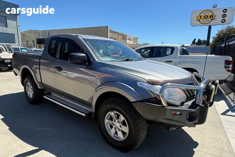 Grey 2016 Mitsubishi Triton Club Cab Pickup Glx Plus (4X4)