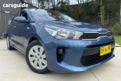 Blue 2017 Kia RIO Hatchback S