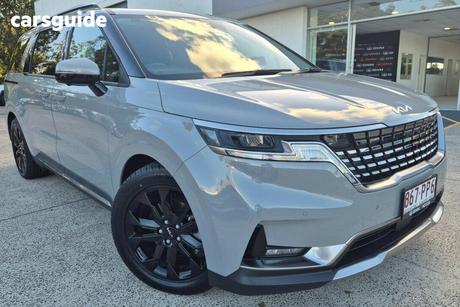 Silver 2023 Kia Carnival Wagon Special Edition