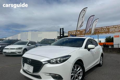 White 2016 Mazda 3 Sedan Maxx