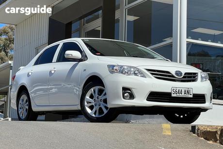 White 2011 Toyota Corolla Sedan Ascent
