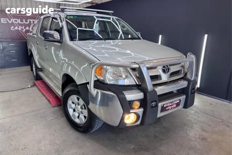 Silver 2007 Toyota Hilux Dual Cab Pick-up Sr5 (4X4)