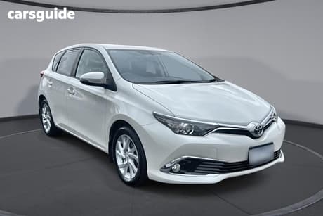 White 2017 Toyota Corolla Hatchback Ascent Sport