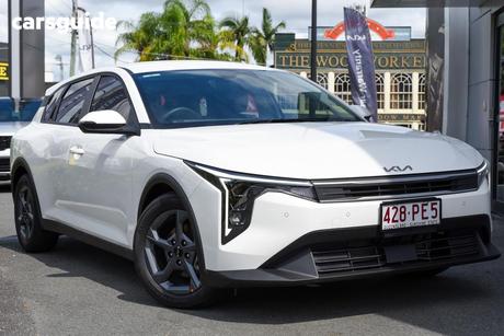 White 2025 Kia K4 Sedan S