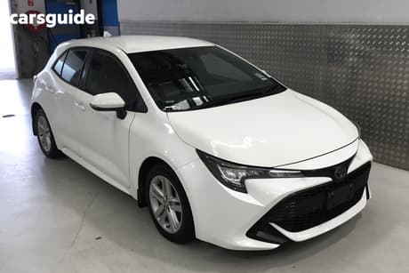 White 2021 Toyota Corolla Hatchback Ascent Sport