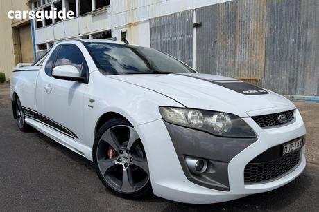 White 2010 FPV Super Pursuit Utility