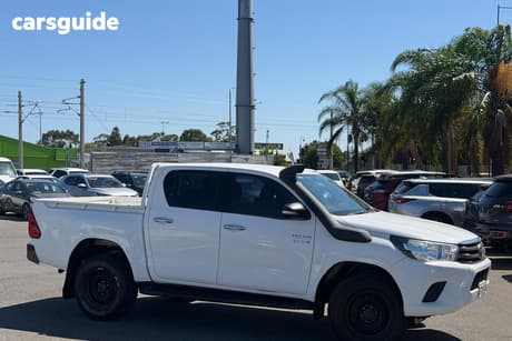 White 2017 Toyota Hilux Dual Cab Utility Sr (4X4)