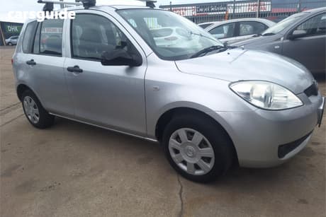 Silver 2005 Mazda 2 Hatchback Neo