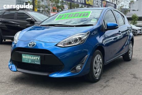 Blue 2018 Toyota Prius-C Hatchback Hybrid