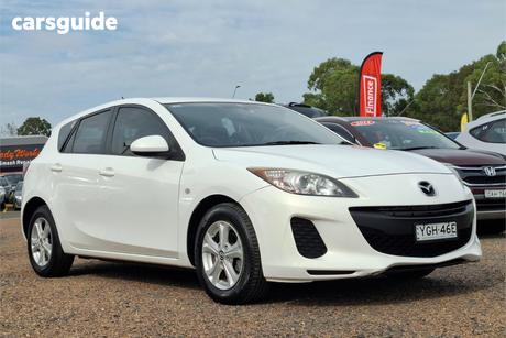 White 2013 Mazda 3 Hatchback Neo