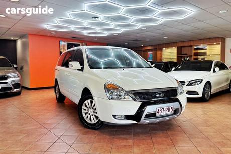 White 2012 Kia Grand Carnival Wagon Platinum