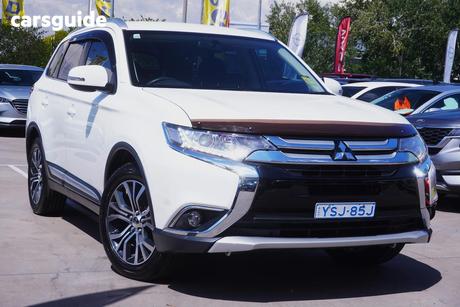 White 2017 Mitsubishi Outlander Wagon Ls (4X2)