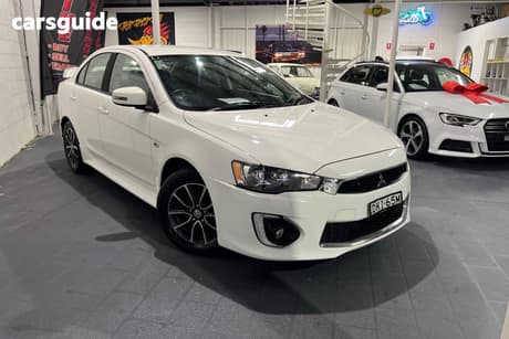 White 2016 Mitsubishi Lancer Sedan Es Sport