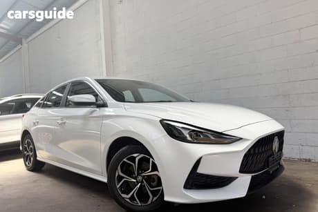 White 2023 MG MG5 Sedan Vibe