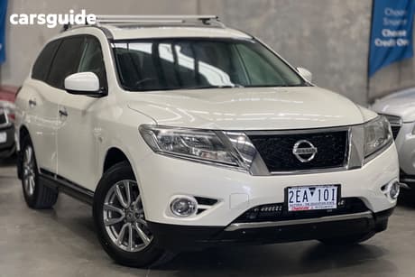 White 2016 Nissan Pathfinder Wagon St-L (4X2)