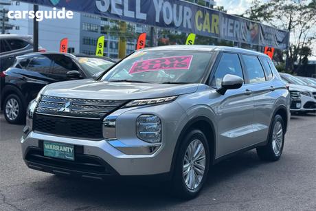 Silver 2022 Mitsubishi Outlander Wagon Es 7 Seat (2Wd)