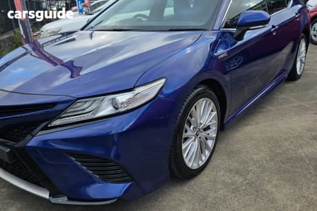 Blue 2018 Toyota Camry Sedan Ascent (Hybrid)