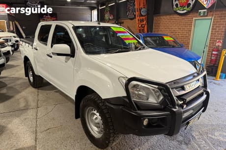 White 2017 Isuzu D-MAX Crew Cab Chassis Sx (4X4)
