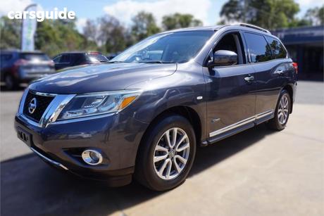 Grey 2016 Nissan Pathfinder Wagon St-L Hybrid (4X4)
