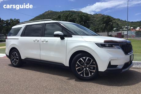 White 2023 Kia Carnival Wagon Si