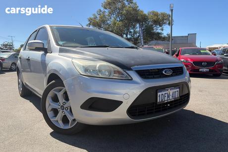 Silver 2009 Ford Focus Hatchback Cl