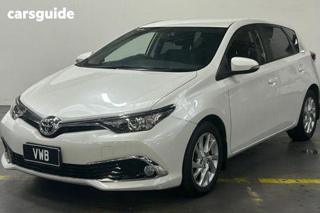 White 2017 Toyota Corolla Hatchback Ascent Sport