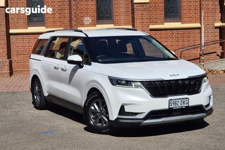 White 2022 Kia Carnival Wagon S