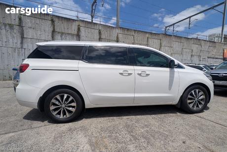 White 2016 Kia Carnival Wagon Sli